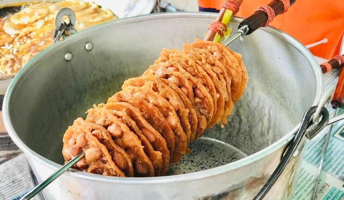Bang Lamphu fried peanuts <Pack of 9 pieces> (ถั่วทอดบางลำภู <แพค 9 ชิ้น>)