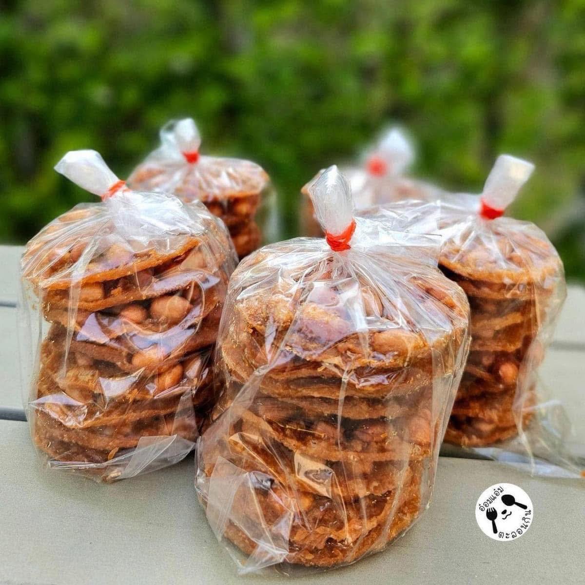 Bang Lamphu fried peanuts <Pack of 9 pieces> (ถั่วทอดบางลำภู <แพค 9 ชิ้น>)